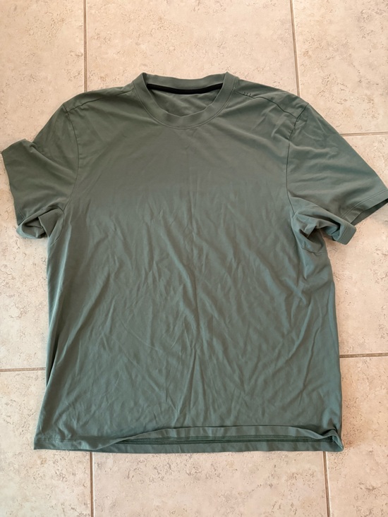lululemon athletica Other - Lululemon Mens short sleeve shirt size extra Large
